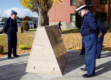 Auxiliarists admire new memoral