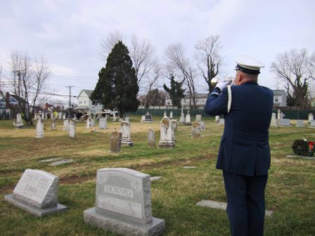 Auxiliarst Mawm plays taps